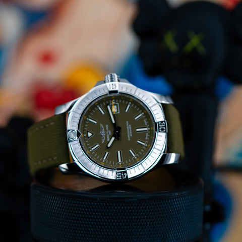Breitling Avenger A17318101L1X1