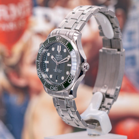 Omega Seamaster Diver 300M “Seaweed” Green Dial 42mm 210.30.42.20.10.001