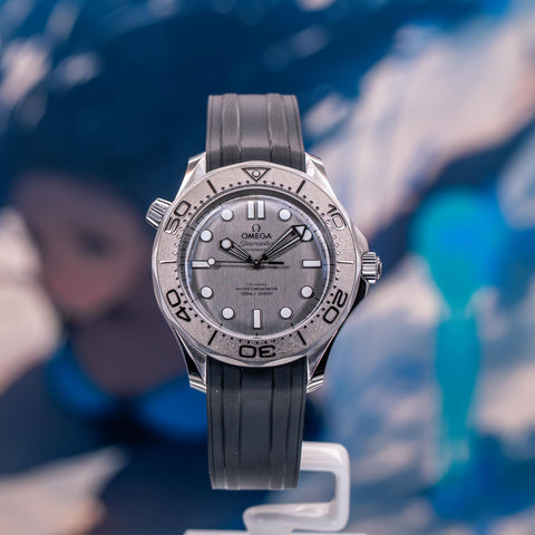 Omega Seamaster Diver 300M 2026 Grey Dial Rubber Strap 210.32.42.20.06.002