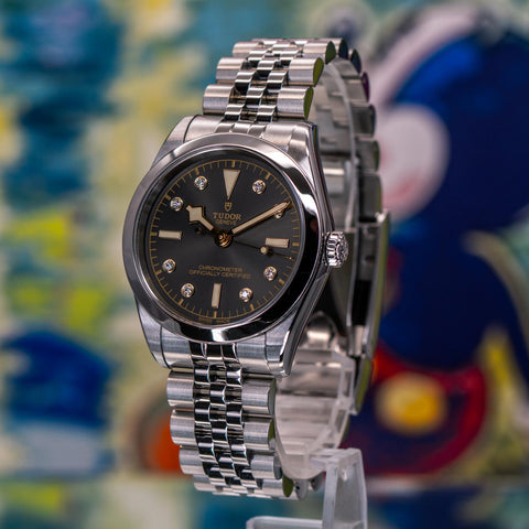 Tudor Black Bay Black Diamonds Anthracite Dial M79640-0004 - Bracelet and Clasp Detail