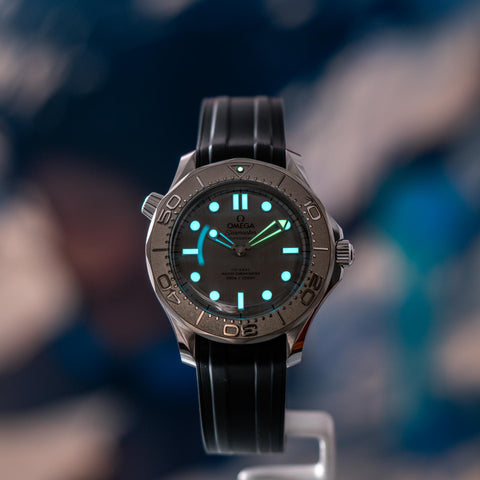 Omega Seamaster Diver 300M 2026 Grey Dial Rubber Strap 210.32.42.20.06.002