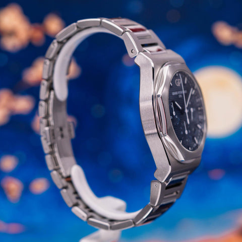 Girard-Perregaux Laureato Chronograph Blue Dial Steel Bracelet 81020-11-431-11A