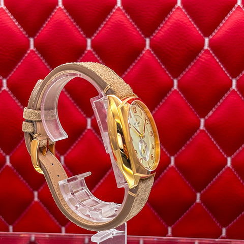 Farer Lethbridge Gold - Bracelet and Clasp Detail