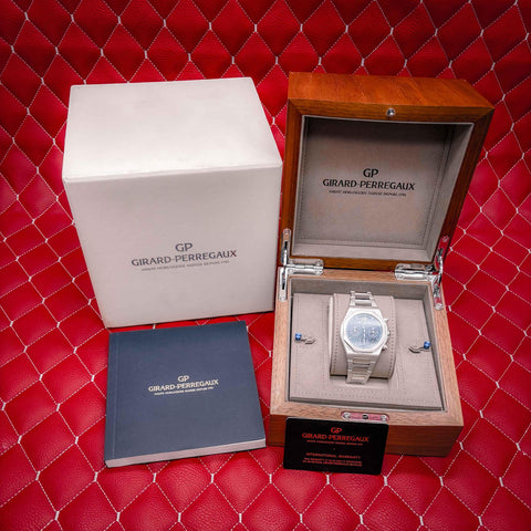 Girard-Perregaux Laureato Chronograph Blue Dial Steel Bracelet 81020-11-431-11A
