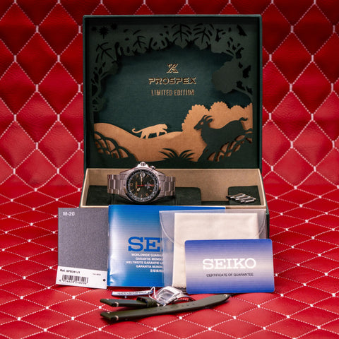 Seiko Prospex Alpinist SPB341J1 Thailand Seub Nakhasathien Limited Edition - Crown Detail