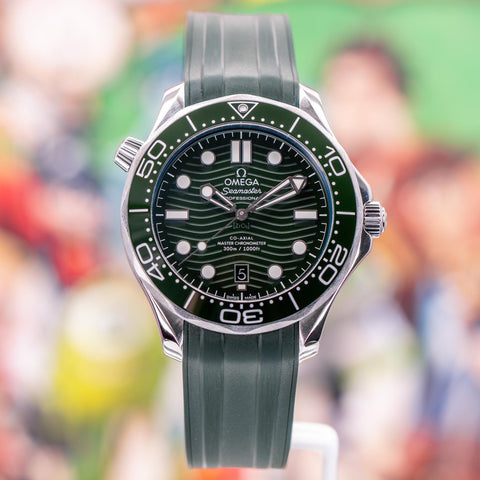 Omega Seamaster Diver 300M “Seaweed” Green Dial Rubber 42mm 210.32.42.20.10.001