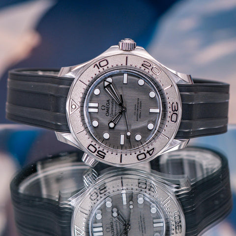 Omega Seamaster Diver 300M 2026 Grey Dial Rubber Strap 210.32.42.20.06.002
