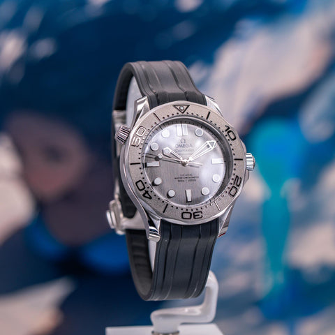 Omega Seamaster Diver 300M 2026 Grey Dial Rubber Strap 210.32.42.20.06.002